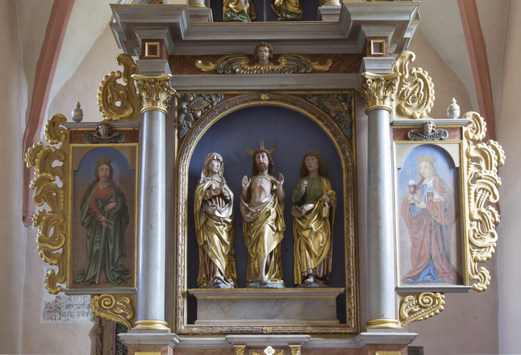 Altar in der Simultankirche in Eschenfelden
