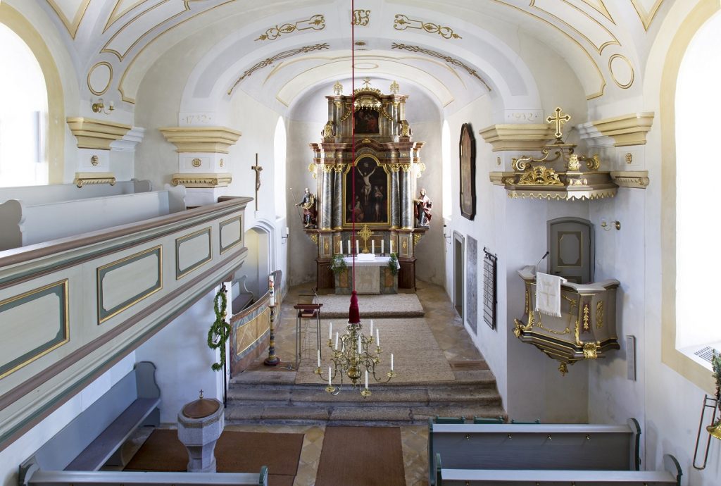 Blick in die Leonardi-Kirche in Krummennaab