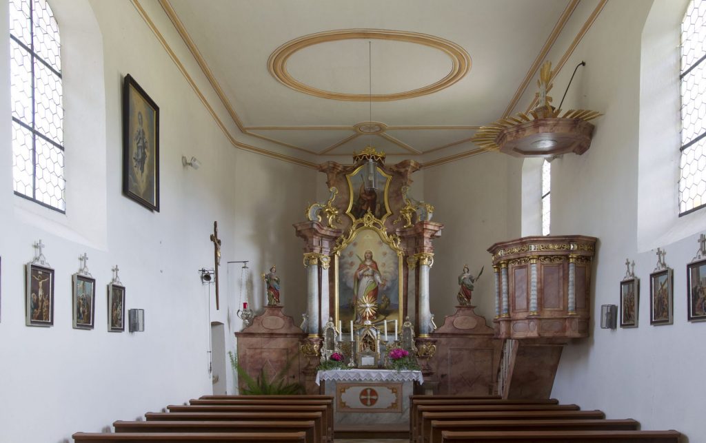 Altarraum der Simultankirche in Frankenhof